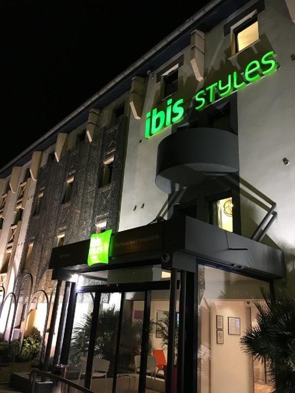 Ibis Styles Toulouse Nord Sesquieres Hotell Exteriör bild